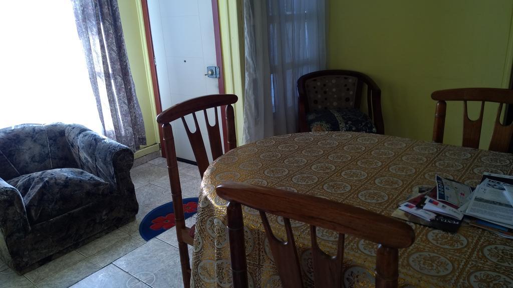 Hospedaje Familiar Punta Arenas Kültér fotó